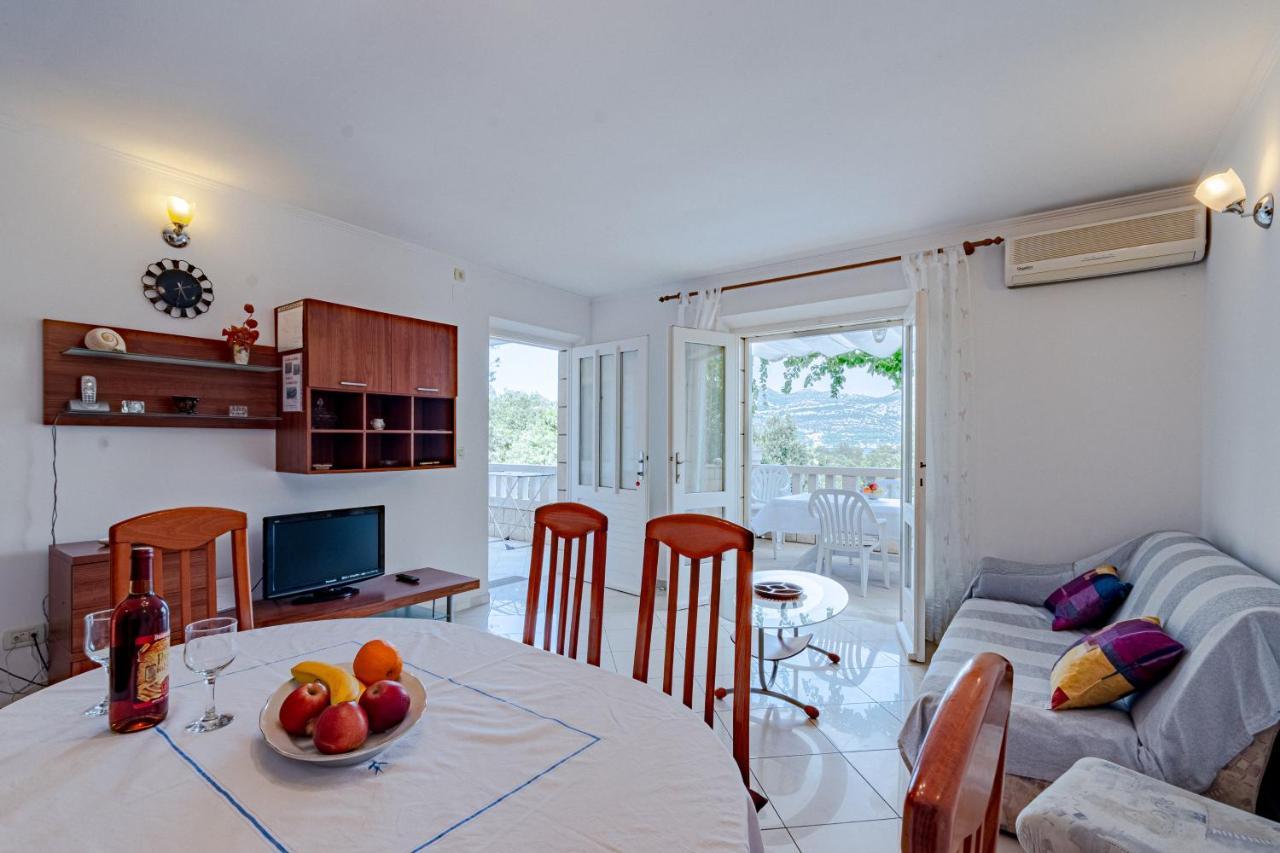 Apartment Ruzica Zrnovo